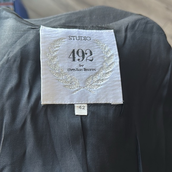 Vintage Christian Llinares Studio 492 black blazer with gold embroidered lion - Picture 7 of 9
